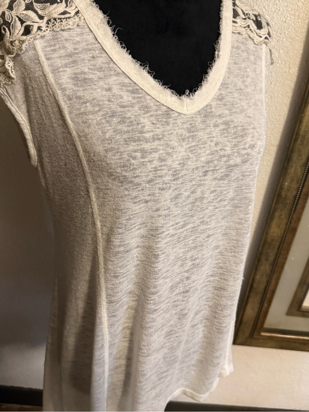 Bobeau Boho Lace Shoulder Slub Knit V-Neck Top White Cream •Size Medium• - Picture 6 of 10